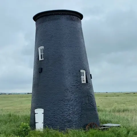 Broads Authority A fully restored Six Mile House