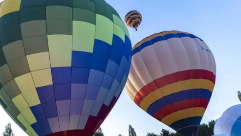 @TelfordWrekin Hot air balloons above Telford