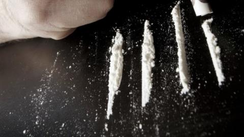 Health bodies call for drugs to be decriminalised - BBC News