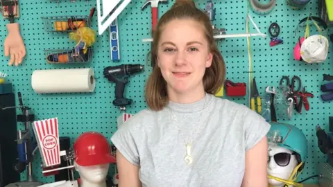 Simone Giertz Simone Giertz 'the queen of bad robots'