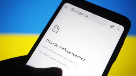 Getty Images Phone with website that cannot load