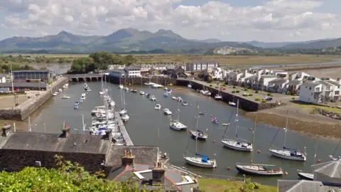 Porthmadog care home residents wore communal underwear