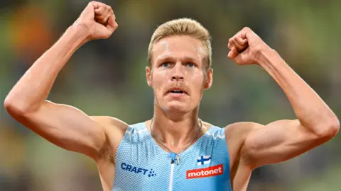 Finland's European 3,000m steeplechase champion Topi Raitanen won the men's 5km race in Armagh