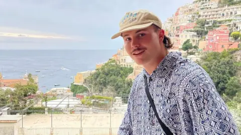 Instragram Liam Hampson