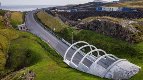 Faroe Islands: Inside the undersea tunnel network - BBC News