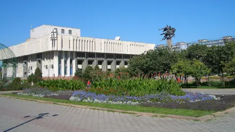 vmenkov/wikimedia commons Manas statue, Bishkek, Kyrgyzstan