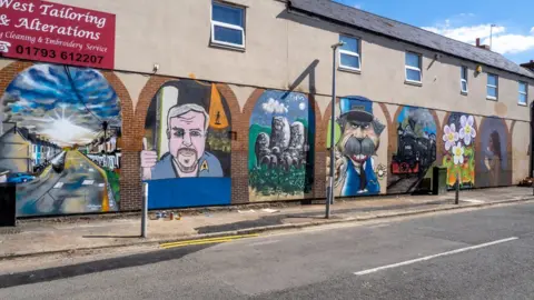 KEITH DAVIDSON Image of the murals