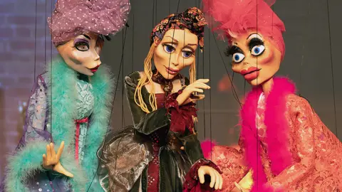 Norwich Puppet Theatre Cinderella with her ugly sisters