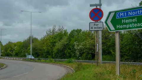 Geograph/Lewis Clarke A414 near Park Street