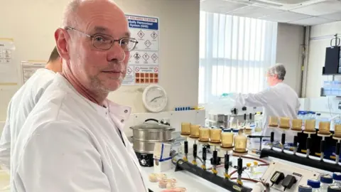 Jonah Fisher/BBC Jonathan Porter