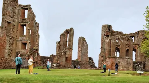 Getty Images Kenilworth Castle and Elizabethan Garden