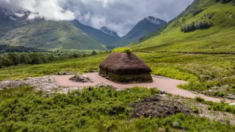 Paul Campbell Replica turf and creel house
