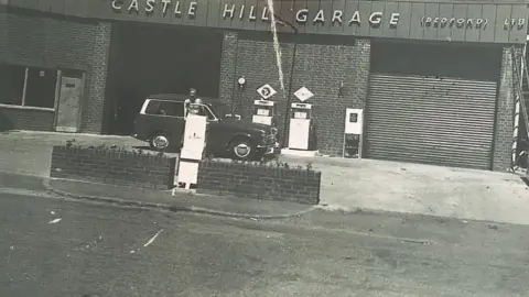 Castle Hill Garage Castle Hill Garage in 1962