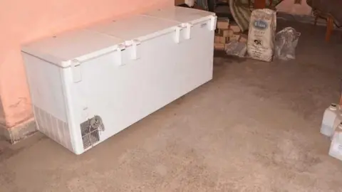 Hindustan Times freezer used to preserve the mother's body