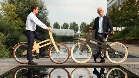 The wooden bicycle store around the world