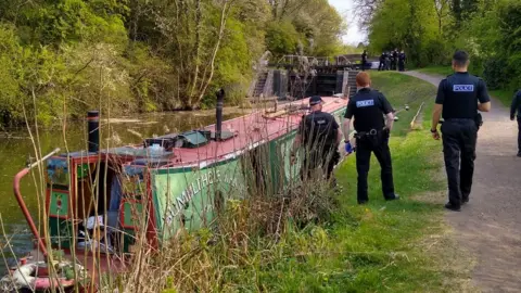 Leicestershire Police Narrowboat arrest