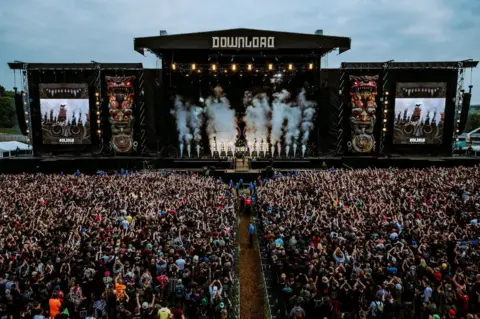 Sarah Koury / Download 2018 Crowd watching Bullet For My Valentine at Download 2018