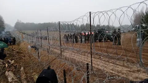 Shwan Kurd A picture of the Polish barbed-wire fence