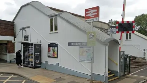 Strawberry Hill train station