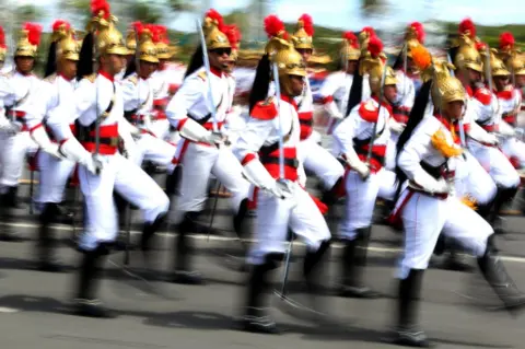Joadson Alves / EPA Soldiers of the Presidential Guard