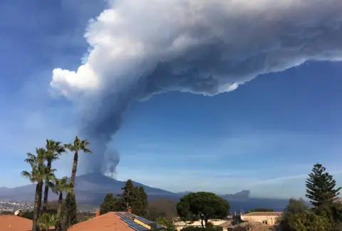 Francesca Marchese A cloud of ash sweeps over Valverde in Sicily