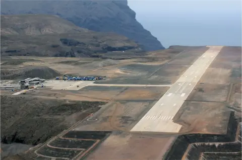 PA St Helena's new airport, 13 October