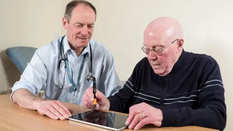 Manus Neurodynamica Patient using a NeuroMotor Pen