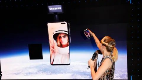 Samsung Cara Delevigne's space selfie