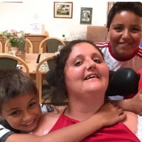 Susanna Howard Sam Kyme and children