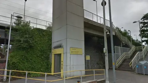 Google Freehold Metrolink stop