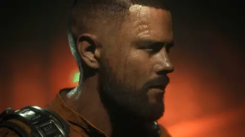 STRIKING DISTANCE Josh Duhamel in the game