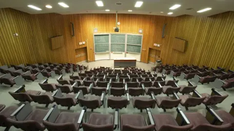 Getty Images/UpperCut Images Lecture theatre