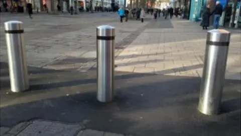 LDRS The bollards