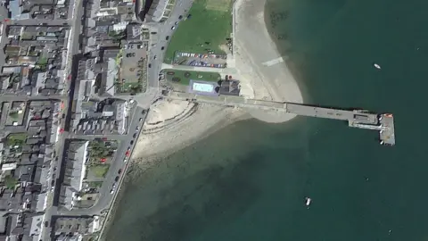 Google Beaumaris pier from the air