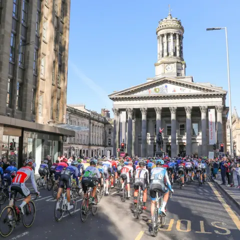 SWpix Cyclists in Glasgow
