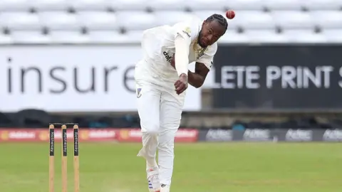 Jofra Archer bowling for Sussex