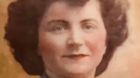 Family photo Elsie Ward