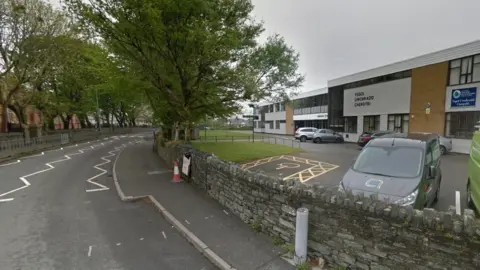 Google Ysgol Uwchradd Caergybi, Holyhead