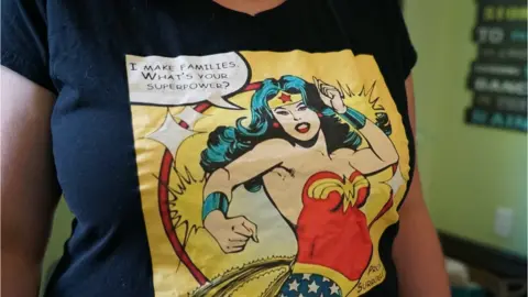 Surrogate's t-shirt: "I build families, what´s your superpower?"