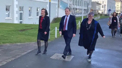 Sir Keir Starmer, Jo Stevens (L) and Carolyn Harris
