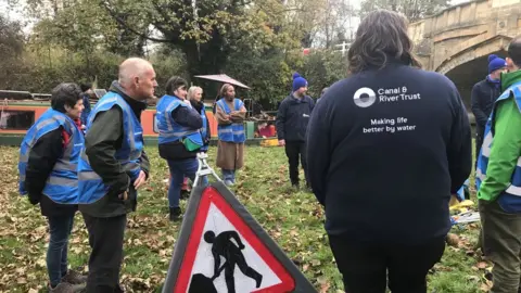 BBC/Stuart Ratcliffe Canal volunteers