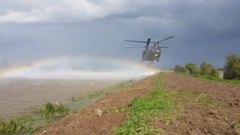 Lincolnshire Police Helicopter dropping ballast