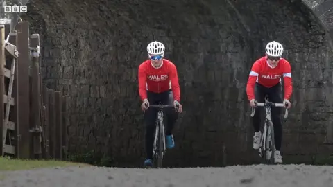 Oscar Mingay out training