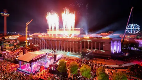 Getty Images A general view at the finale of the National Lottery's Big Eurovision Welcome event outside St George's Hall on May 07, 2023 in Liverpool