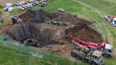 Terry-Harris.com Tank being recovered