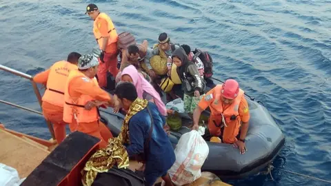 BASARNAS / HANDOUT A handout photo made available by the Indonesian Search and Rescue (Basarnas