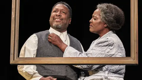Brinkhoff/Mogenburg Wendell Pierce and Sharon D Clarke in Death of a Salesman