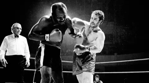 Glenn Edwards v Neville Meade