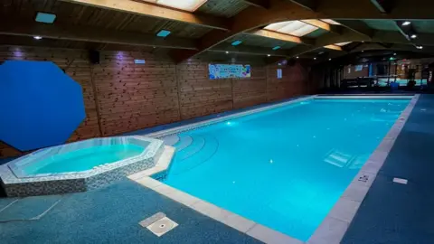 Jon Gardiner A swimming pool