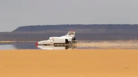 BLOODHOUND LSR The first six runs will increase the speed in 50mph steps